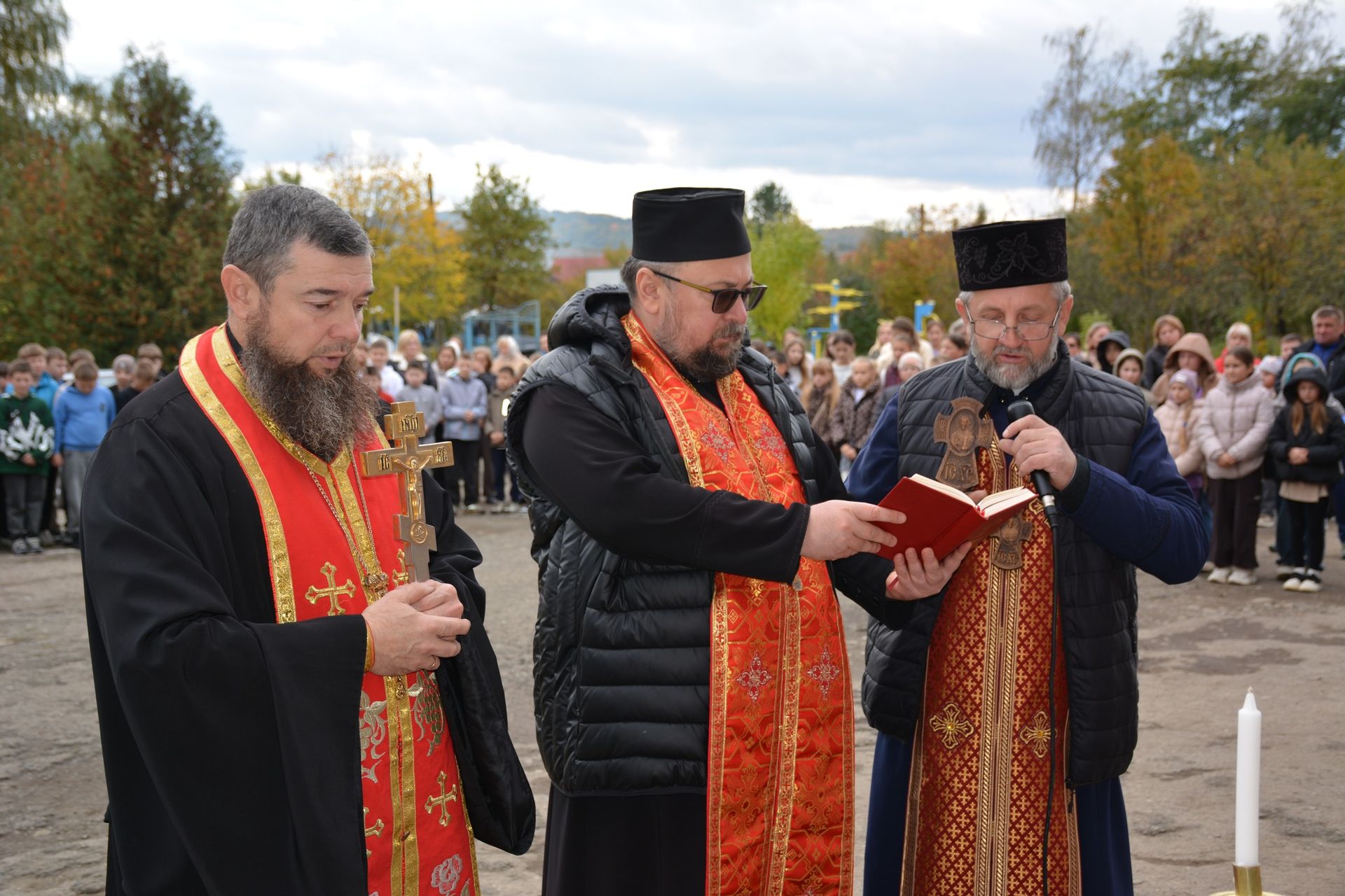 На Надвірнянщині відкрили памʼятну дошку загиблому Герою Юрію Пицюку 6