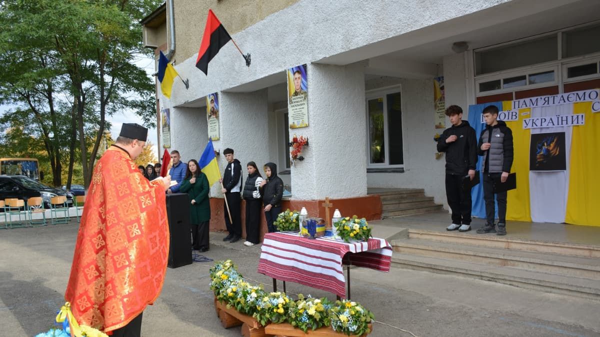 На Надвірнянщині відкрили меморіали трьом загиблим захисникам