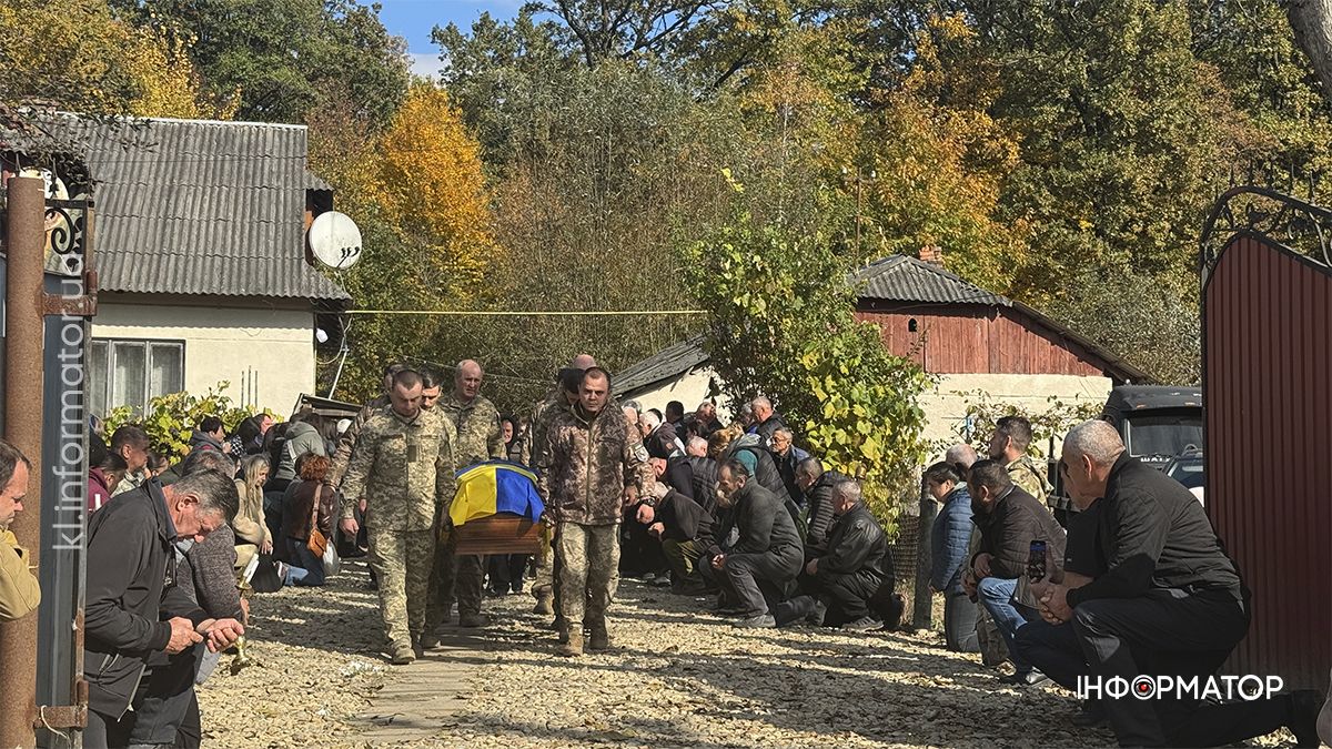 У Шепарівцях провели на вічний спочинок воїна Петра Глека 3