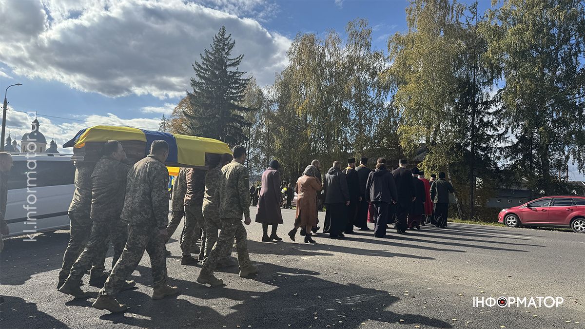 У Шепарівцях провели на вічний спочинок воїна Петра Глека 9