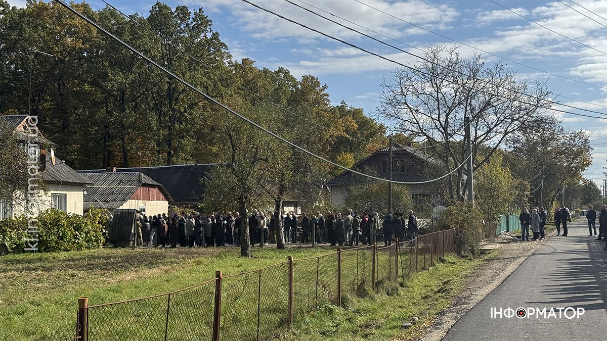 У Шепарівцях провели на вічний спочинок воїна Петра Глека 1