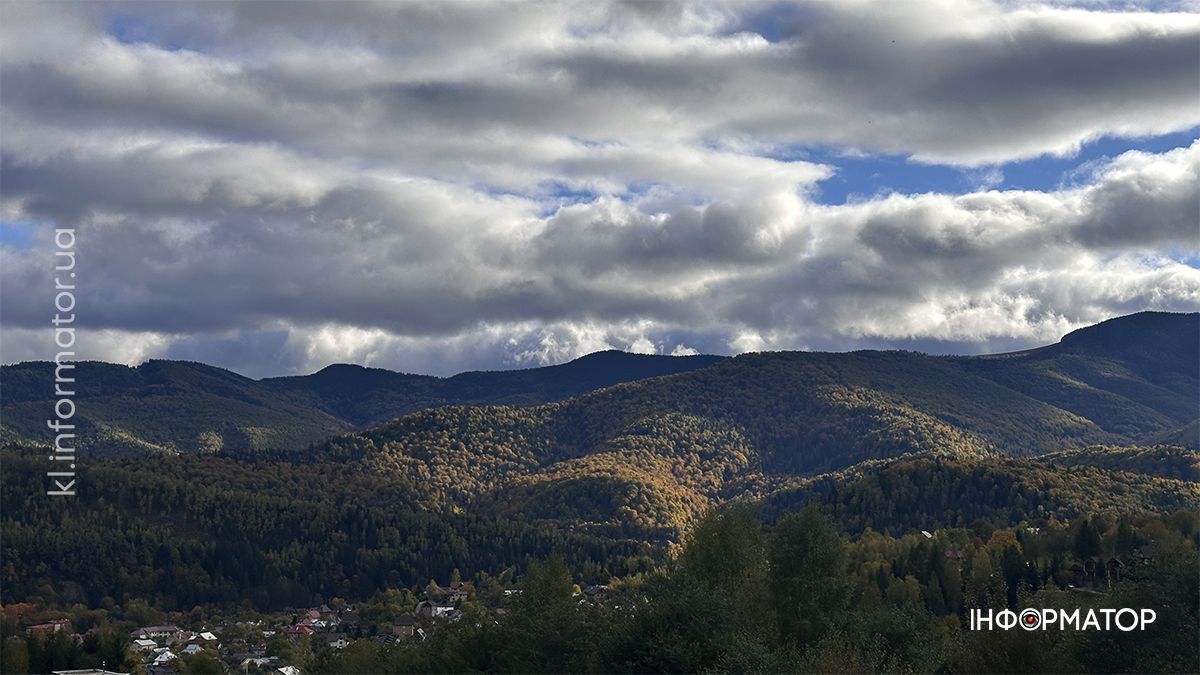 Туманні стежки і золоте листя: фоторепортаж з осінніх Карпат 3