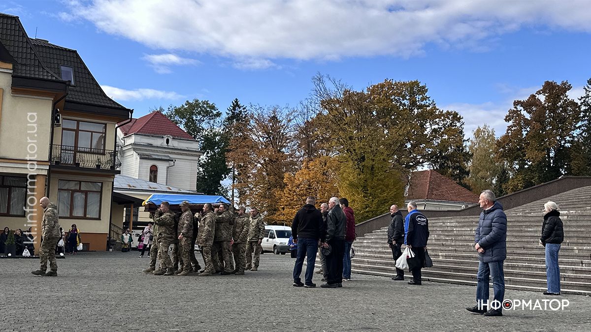 У Коломиї попрощались з померлим воїном Сергієм Боледзюком 2