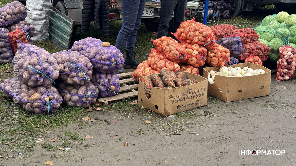 Скільки коштує картопля, морква та інші овочі на коломийській Торговиці 2