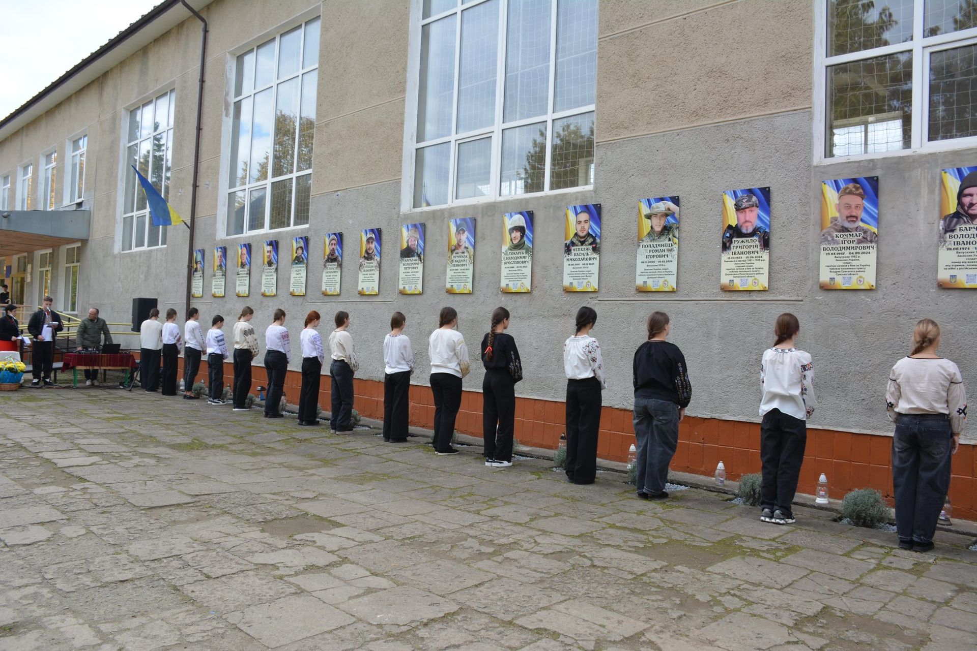 У Надвірній урочисто відкрили меморіали чотирьом полеглим Героям 1