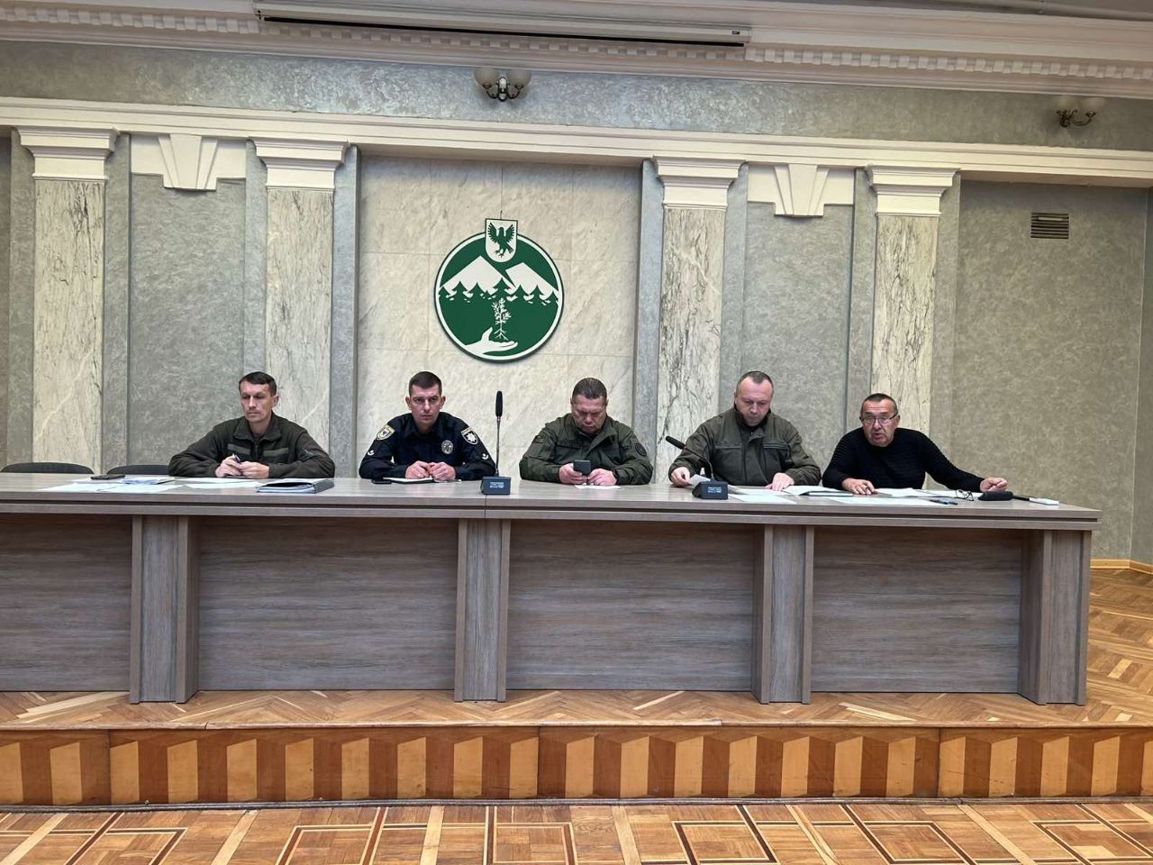 Засідання щодо ухвалення рішення про відстріл хворих тварин. Фото: Головне управління Держпродспоживслужби в Івано-Франківській області