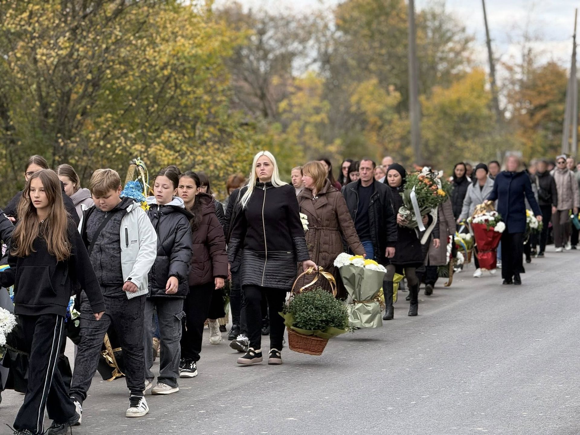 На Коломийщині провели в останню дорогу загиблого воїна Вʼячеслава Данилюка 4