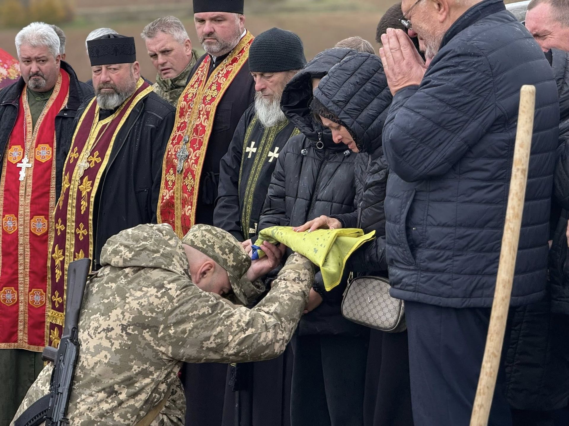 На Коломийщині провели в останню дорогу загиблого воїна Вʼячеслава Данилюка 11
