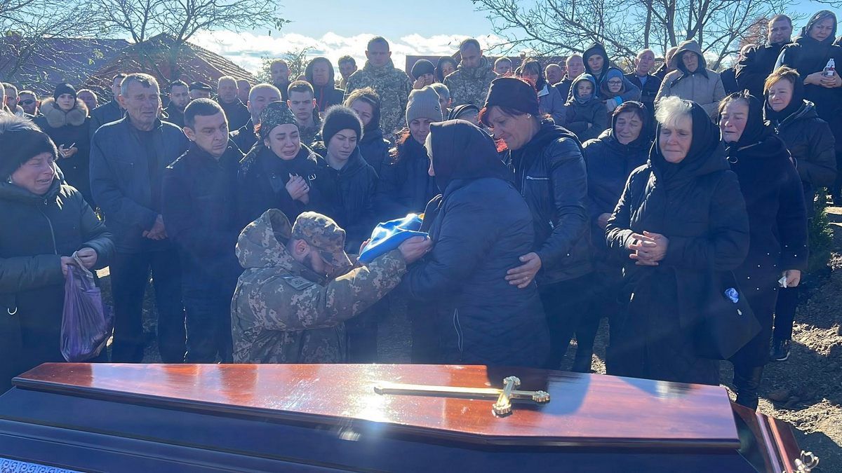 Похорон Миколи Поп'юка Похорон Миколи Поп'юка