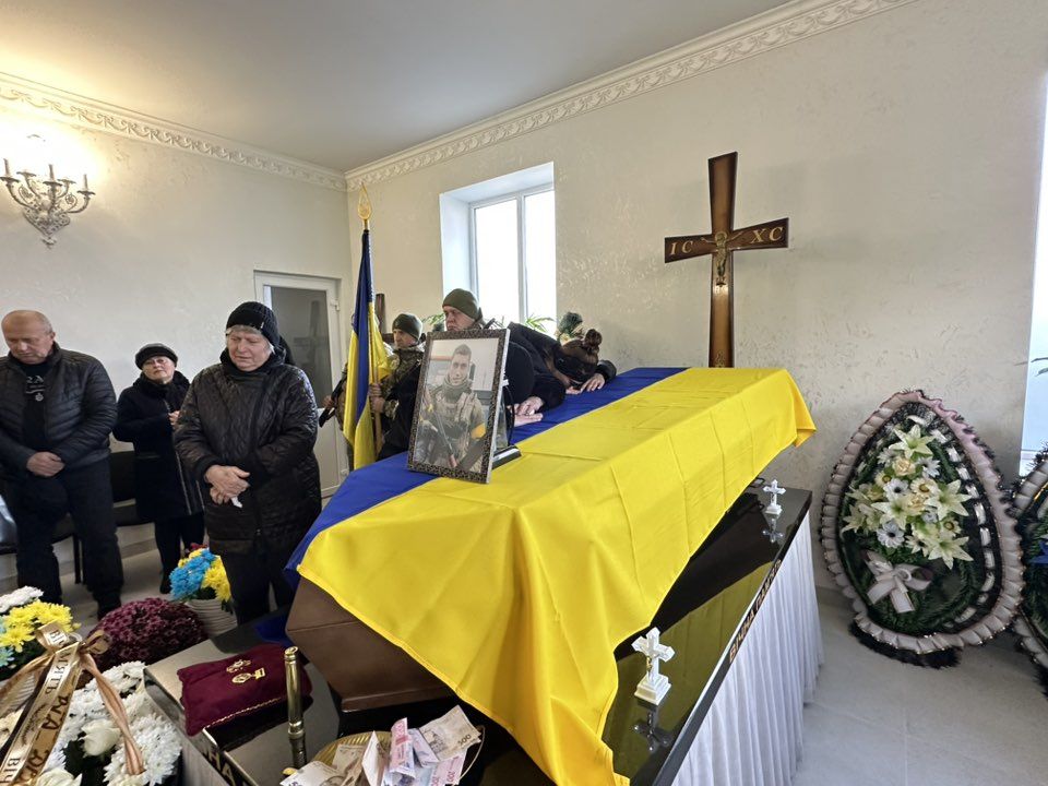 У Надвірній попрощались із загиблим Героєм Євгеном Куриляком 1