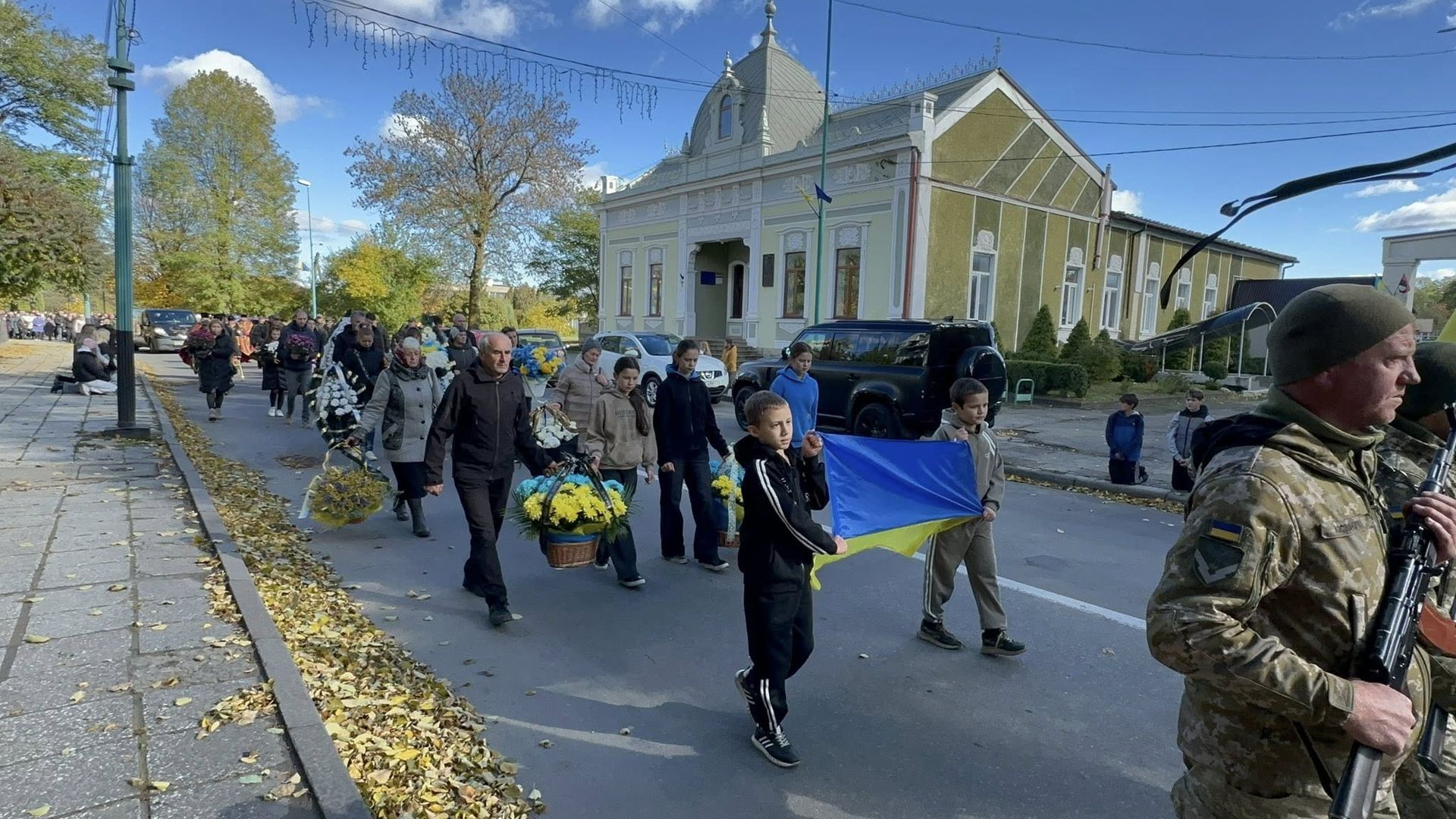 У Надвірній попрощались із загиблим Героєм Євгеном Куриляком 2