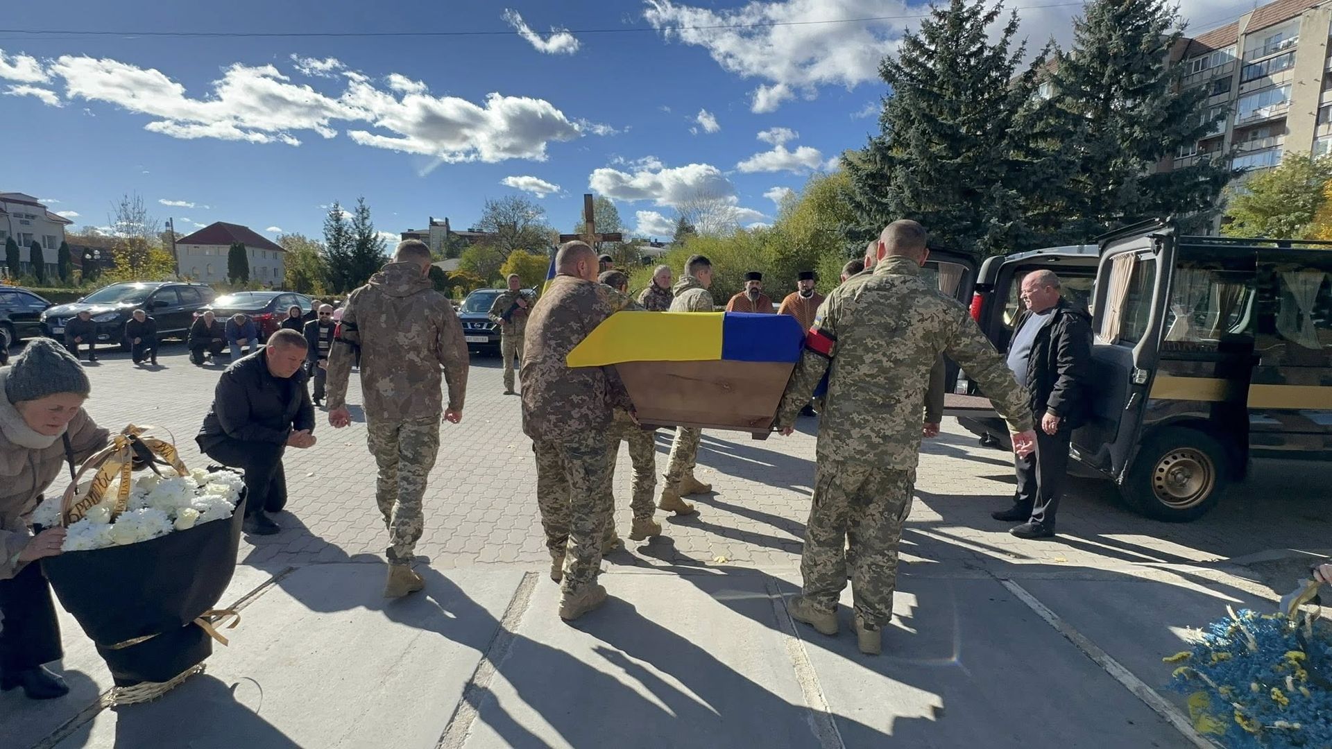 У Надвірній попрощались із загиблим Героєм Євгеном Куриляком 5