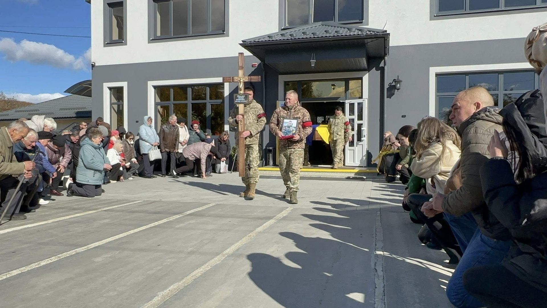 У Надвірній попрощались із загиблим Героєм Євгеном Куриляком 6