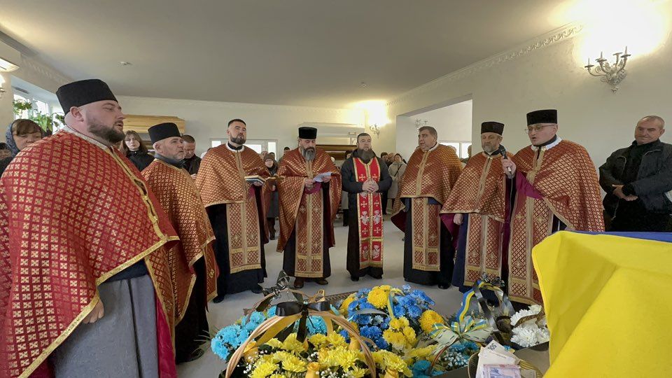 У Надвірній попрощались із загиблим Героєм Євгеном Куриляком 11