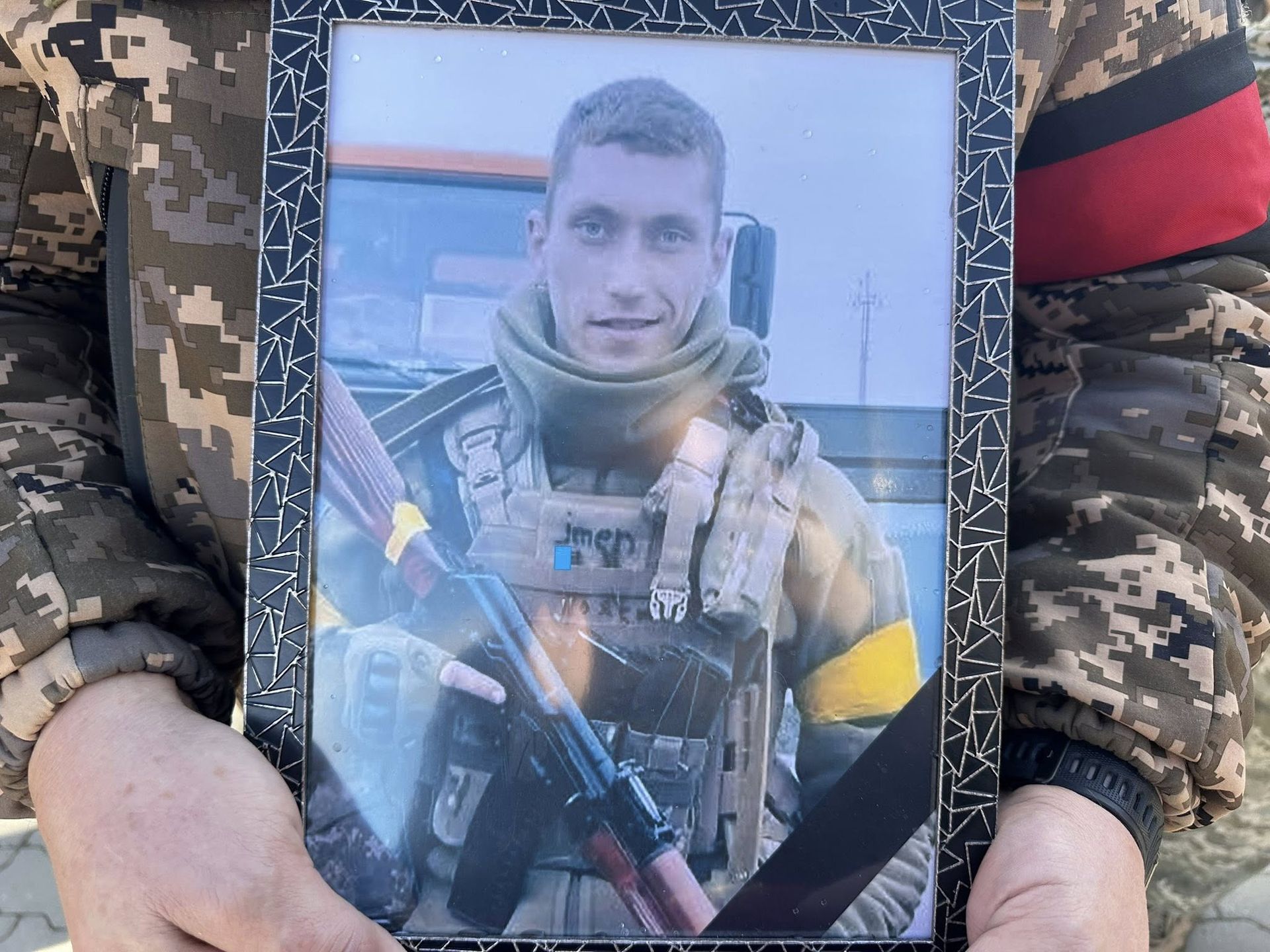 У Надвірній попрощались із загиблим Героєм Євгеном Куриляком 15