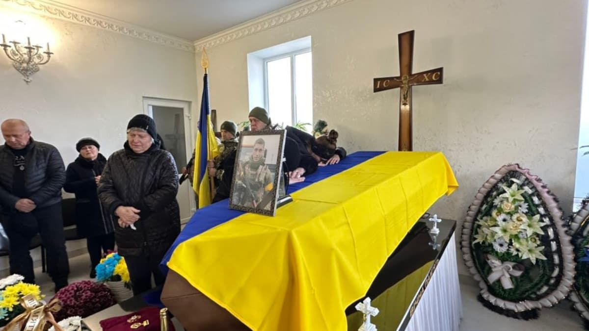 У Надвірній попрощались із загиблим Героєм Євгеном Куриляком
