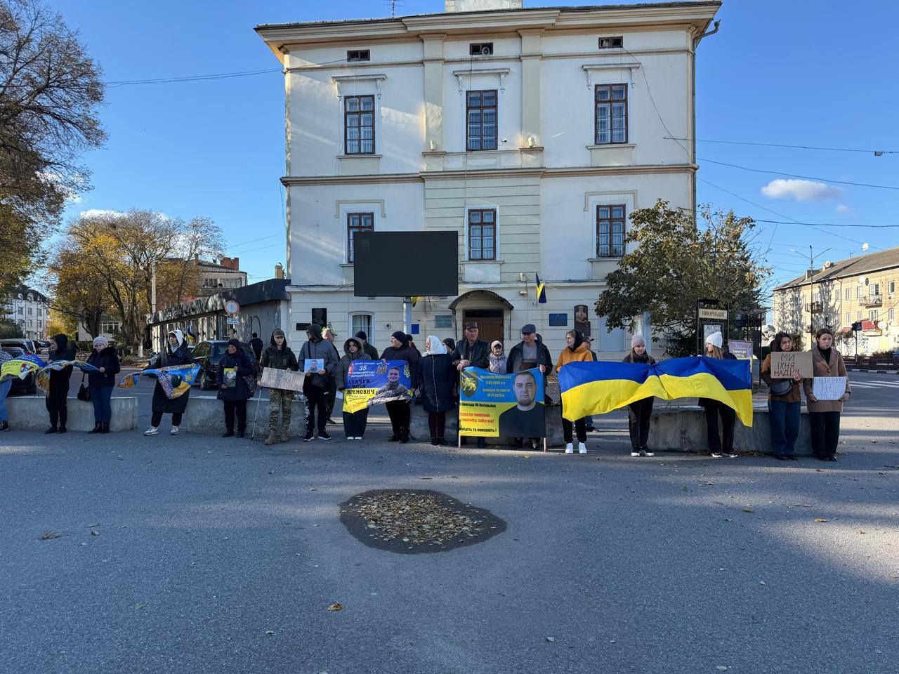 У Снятині провели акцію на підтримку полонених і безвісти зниклих українських військових 4