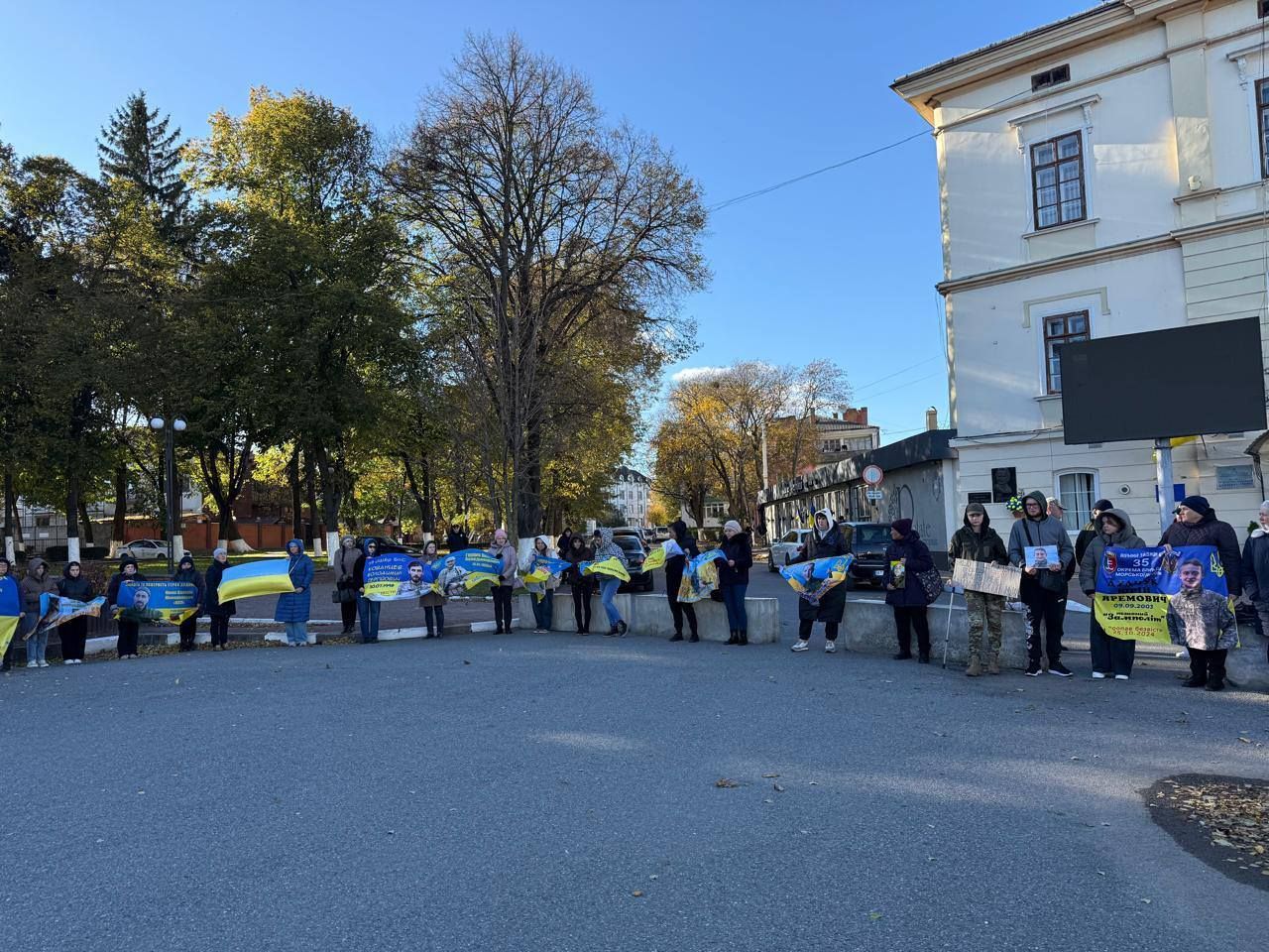У Снятині провели акцію на підтримку полонених і безвісти зниклих українських військових 9