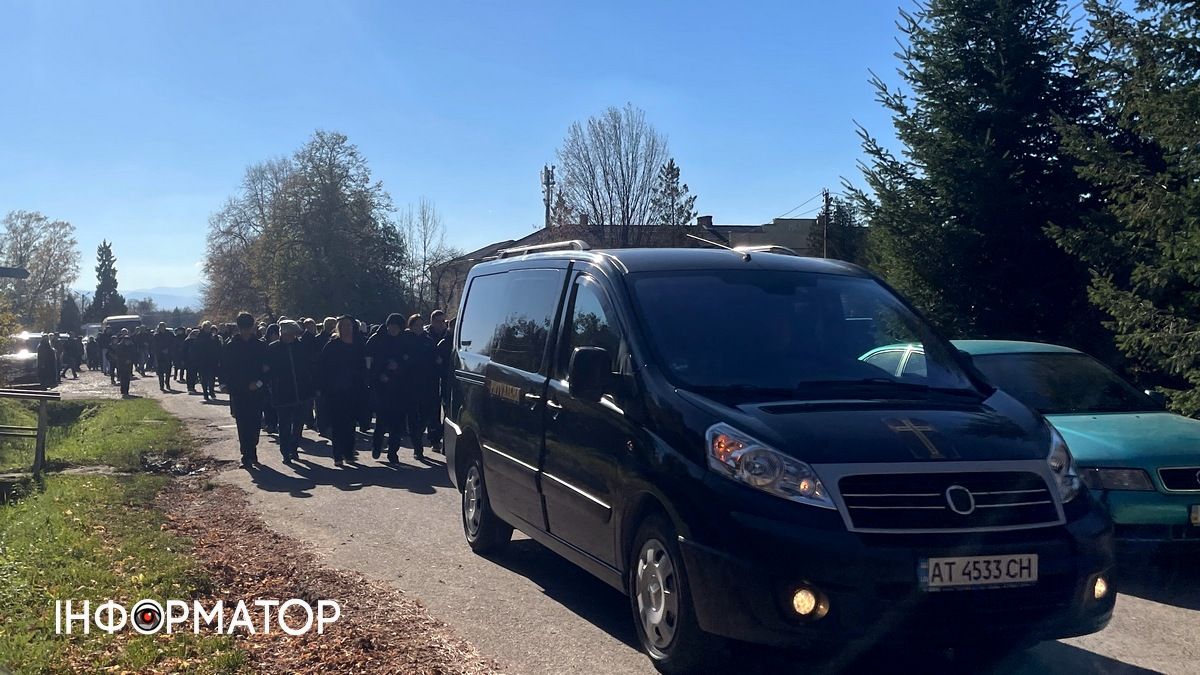 П'ядики прощалися із захисником Юрієм Мокрицьким 12