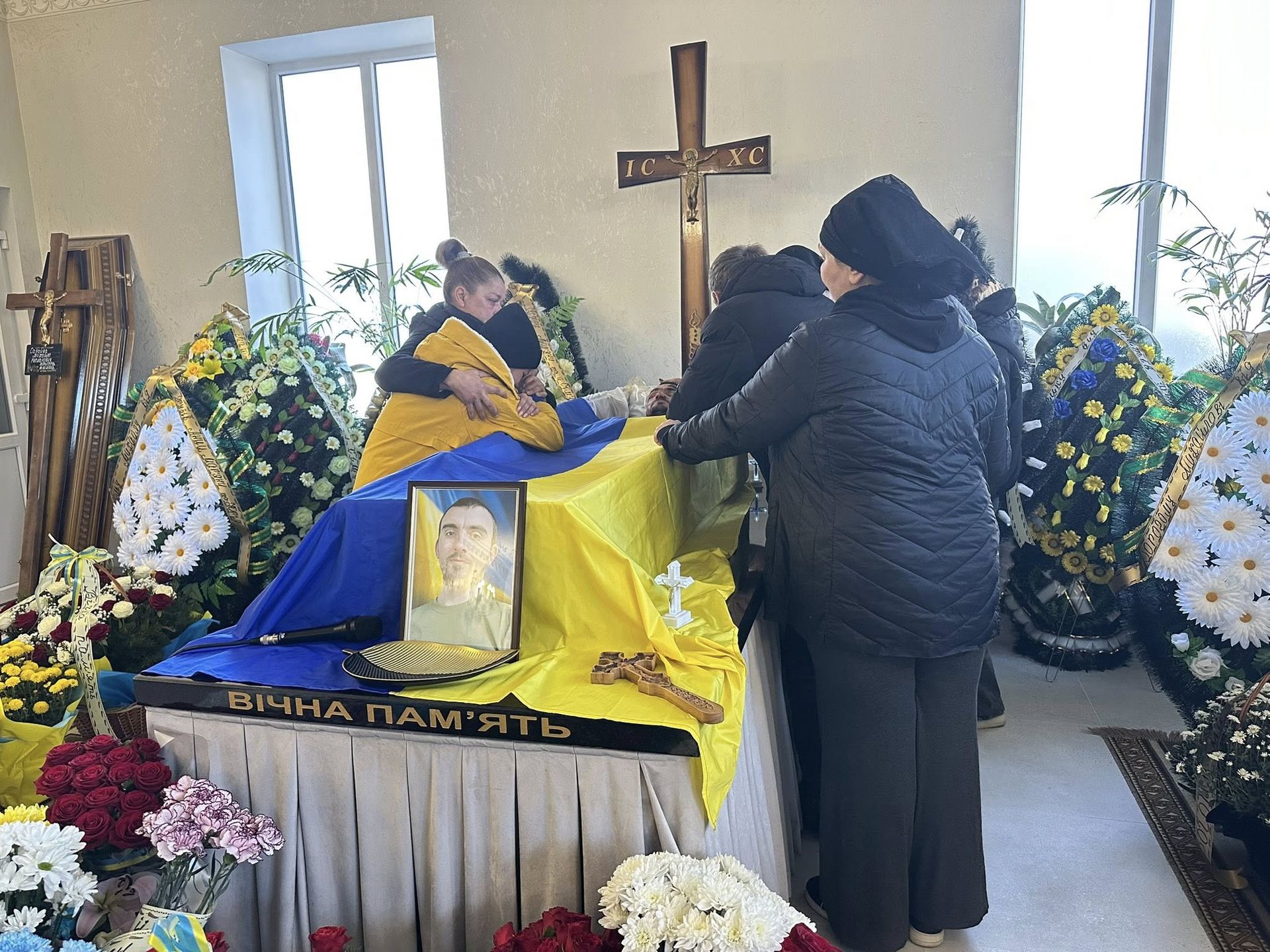 У Надвірній попрощались із загиблим Героєм Михайлом Сагайдою 1