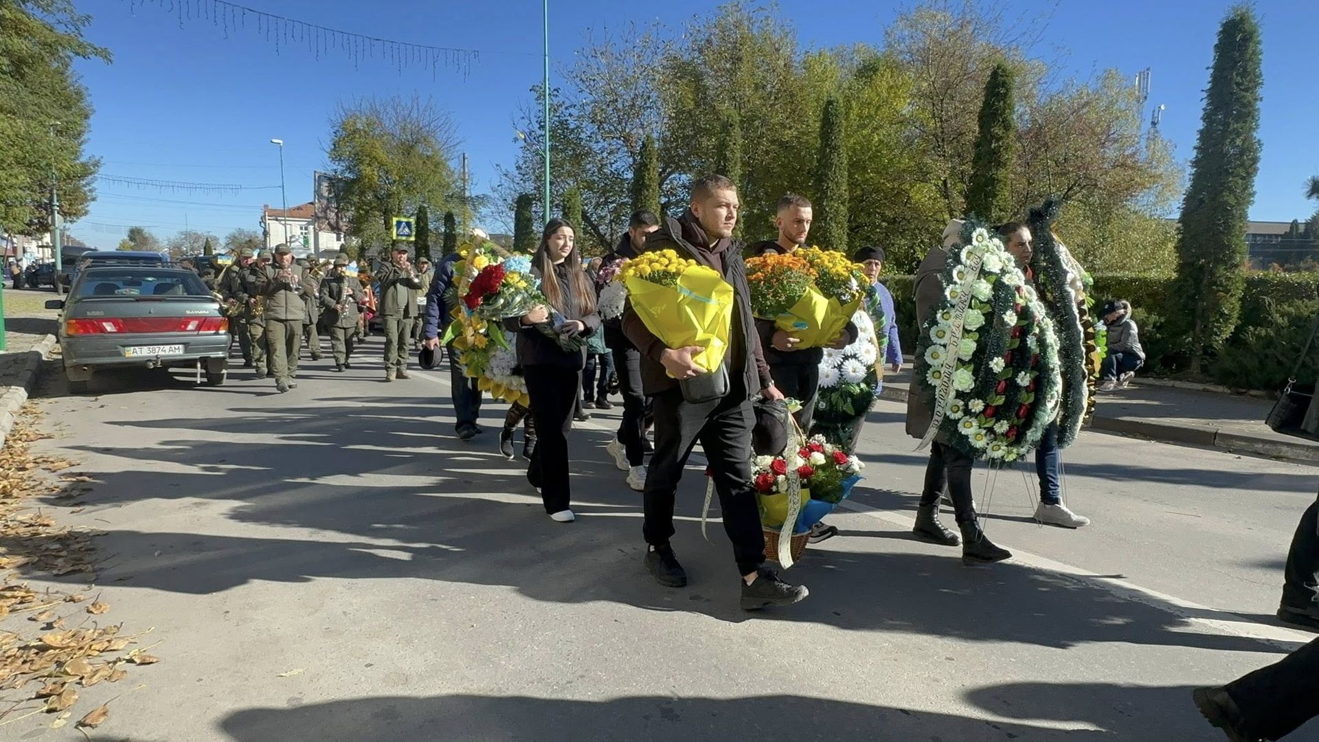 У Надвірній попрощались із загиблим Героєм Михайлом Сагайдою 8