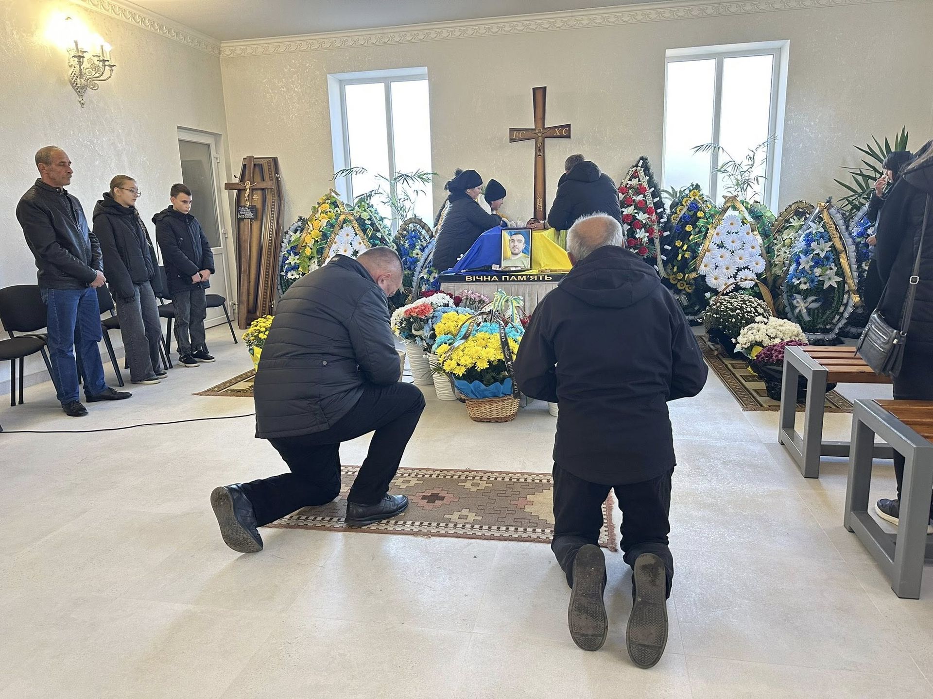 У Надвірній попрощались із загиблим Героєм Михайлом Сагайдою 10