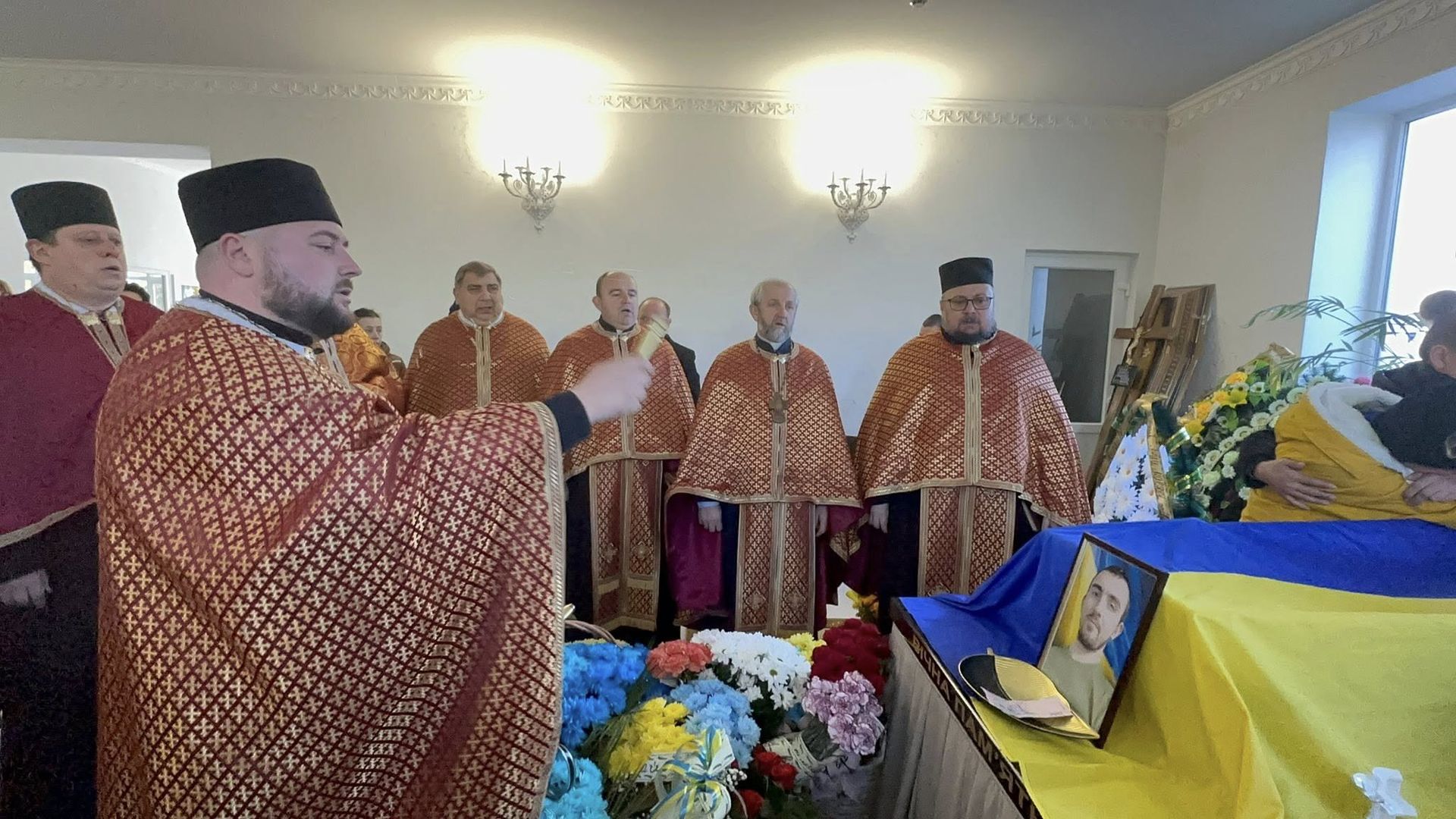 У Надвірній попрощались із загиблим Героєм Михайлом Сагайдою 13