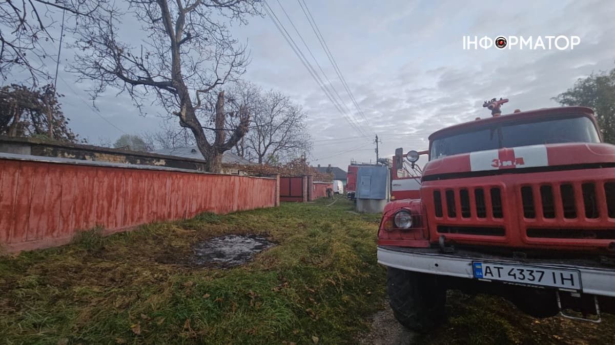 В одному з сіл Коломийщини горіла літня кухня 2