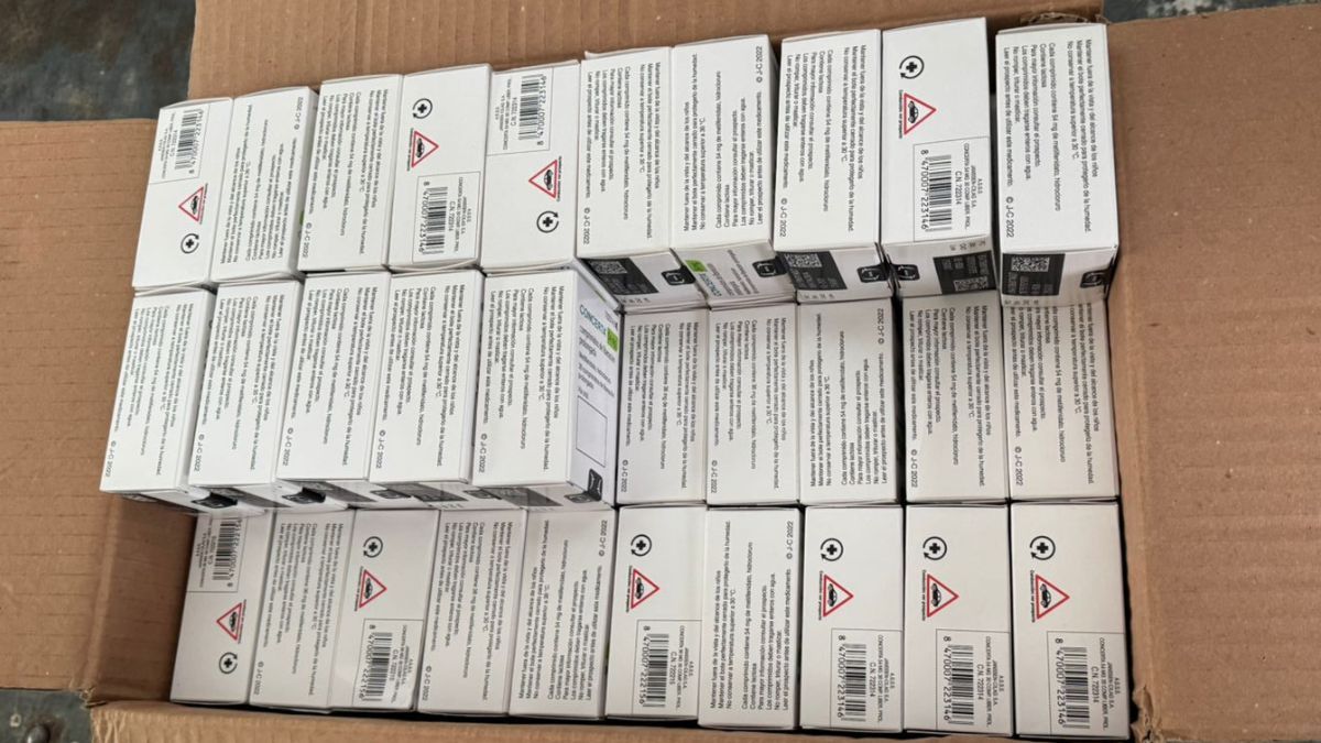 Вилучені медичні препарати. Фото: ДПСУ Медичні препарати та старовинну ікону вилучили на українсько-польському кордоні 1