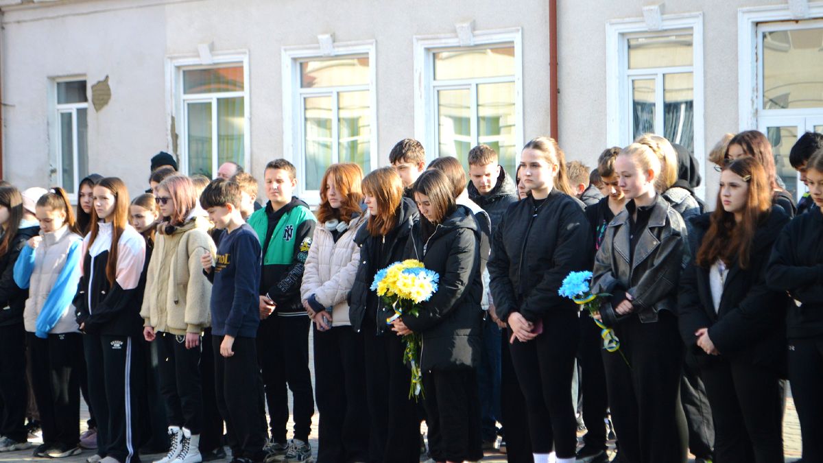 Меморіальною дошкою у Коломиї вшанували воїна Володимира Шевагу 2