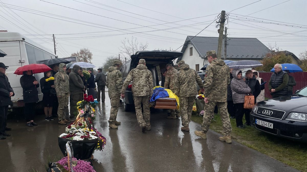 На Коломийщині провели в останню путь ветерана Олександра Жилака 7