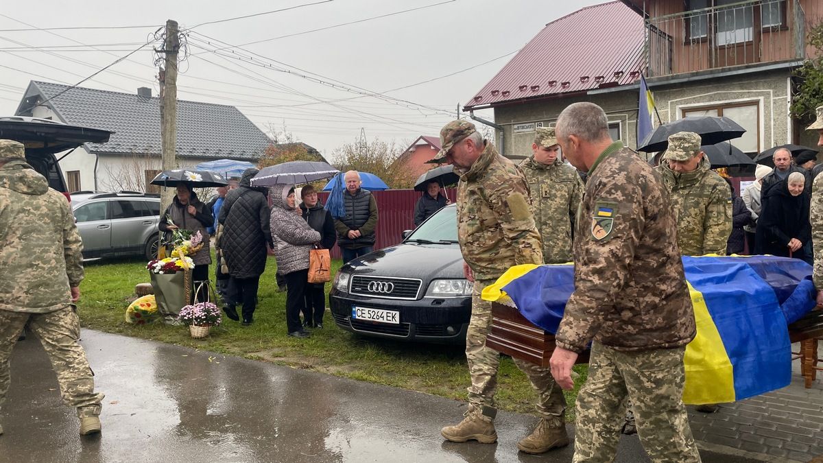 На Коломийщині провели в останню путь ветерана Олександра Жилака 5