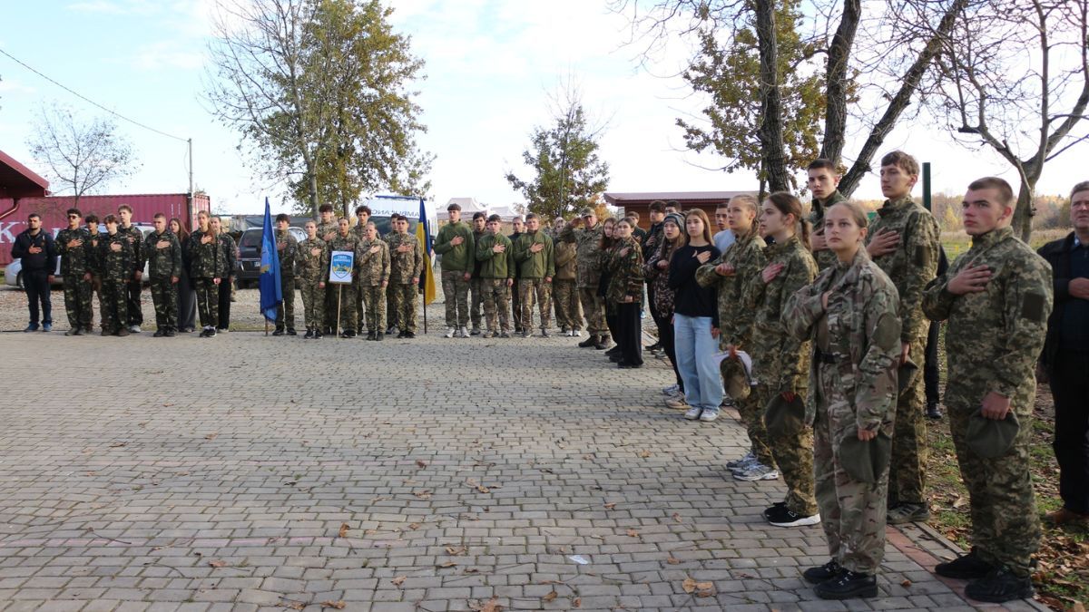 Команда Коломийського ліцею №9 стала переможцем військово-спортивних ігор пам’яті Мирона Забарила 5