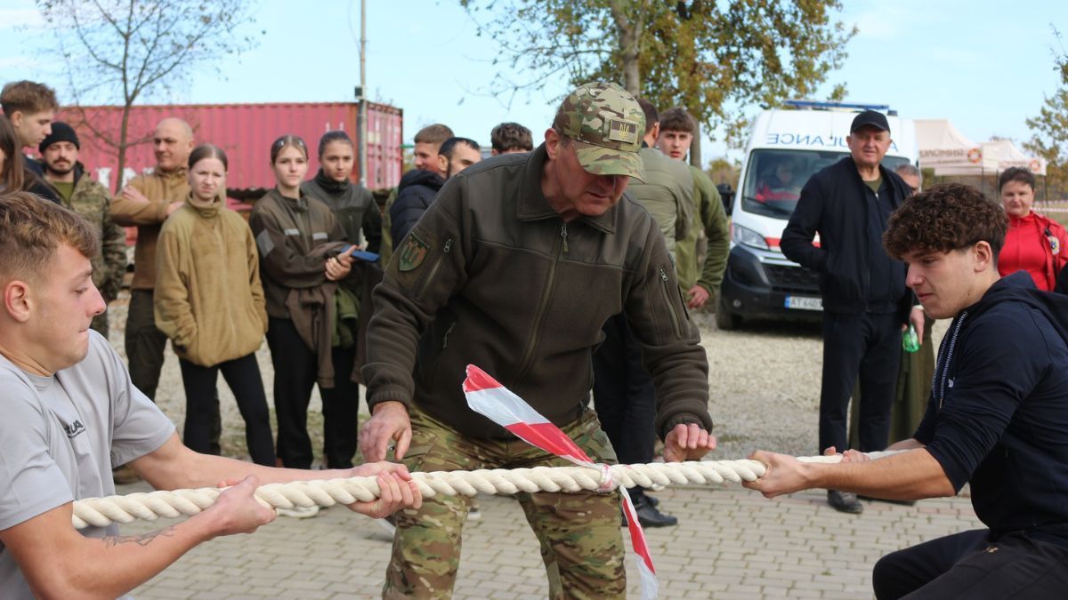 Команда Коломийського ліцею №9 стала переможцем військово-спортивних ігор пам’яті Мирона Забарила 2