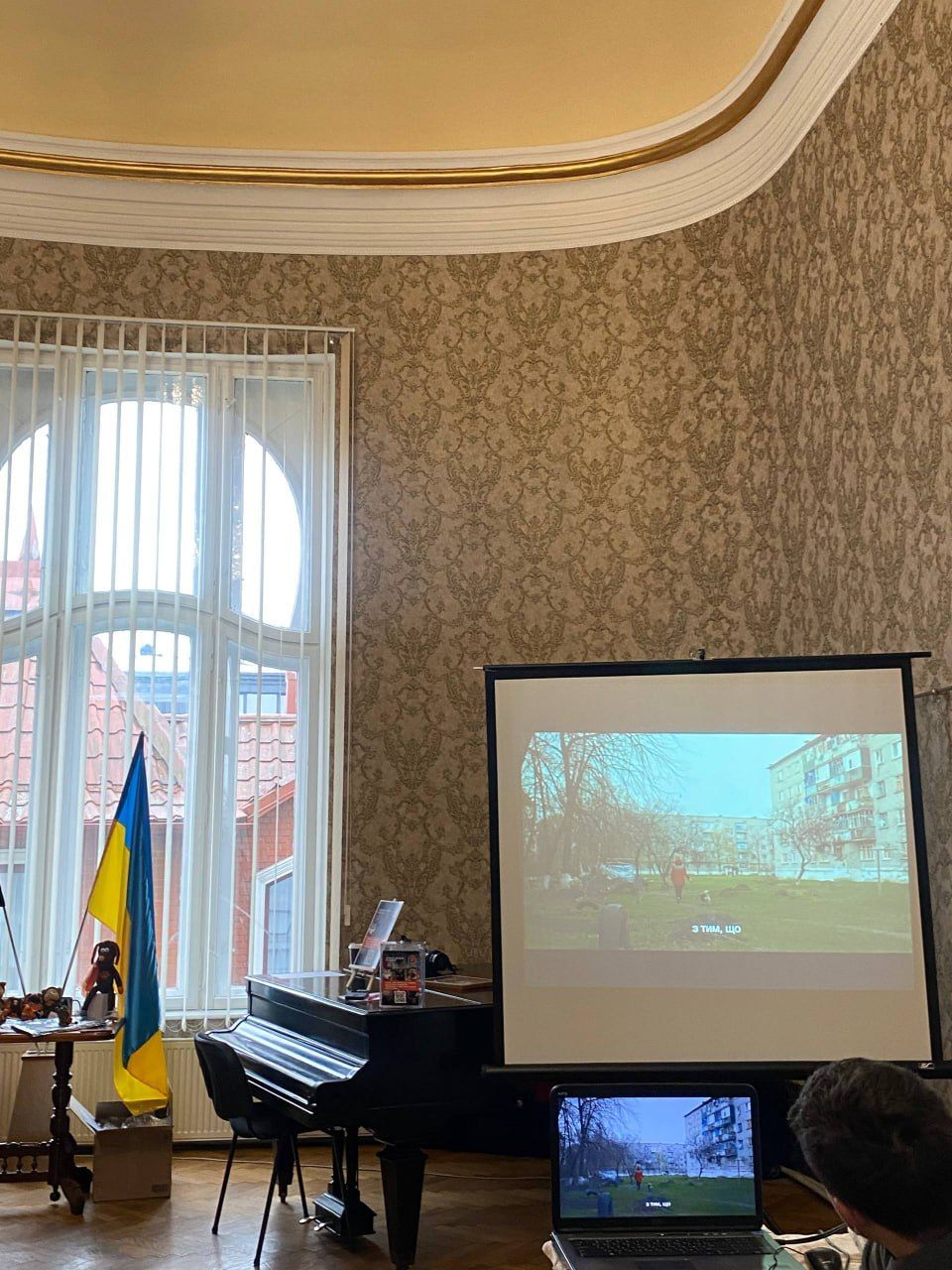 У Коломиї відкрили благодійну фотовиставку “Мистецтво порятунку” 1