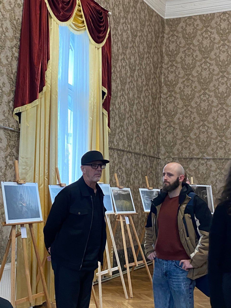 У Коломиї відкрили благодійну фотовиставку “Мистецтво порятунку” 4