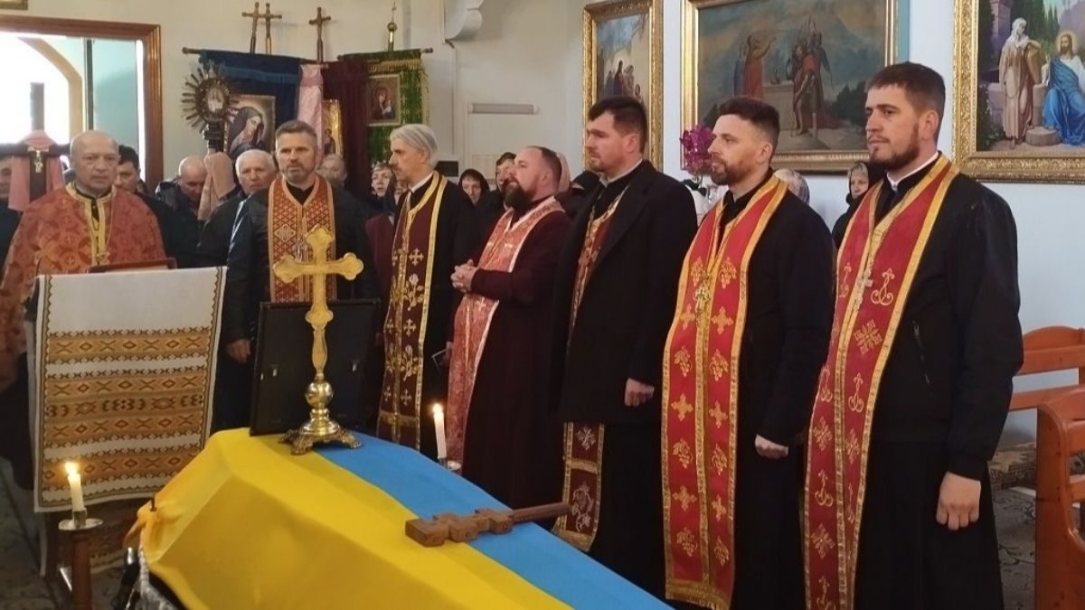 У Турці в останню путь провели захисника Василя Лісецького 2