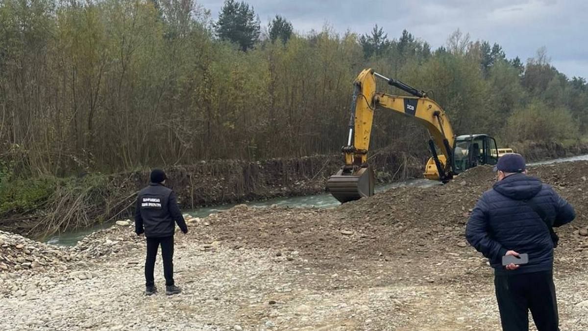 На Косівщині буковинець організував незаконний видобуток корисних копалин на річці Черемош 2