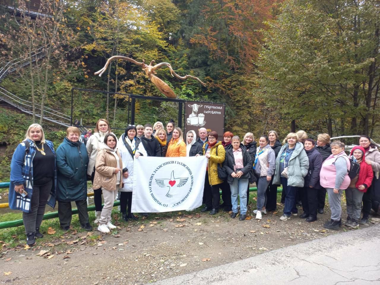Учасники проєкту «Турбота про родину Героя» під час мандрівки Івано-Франківщиною. Фото: очільниця Івано-Франківської ОВА Учасники проєкту «Турбота про родину Героя» під час мандрівки Івано-Франківщиною. Фото: очільниця Івано-Франківської ОВА