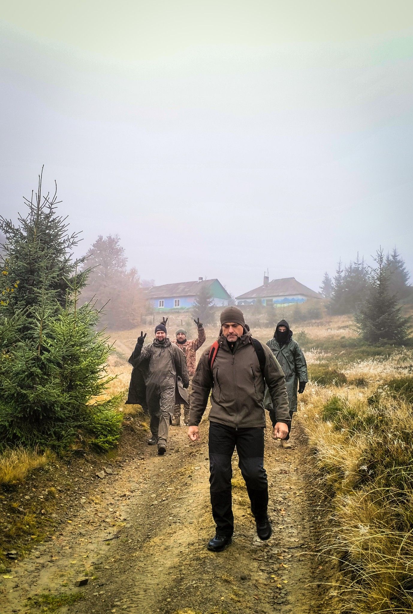 Звільнені з полону військовослужбовці, які взяли участь у ретриті в Карпатах. Фото: команда "Волонтерські мандрівки" Звільнені з полону військовослужбовці, які взяли участь у ретриті в Карпатах. Фото: команда "Волонтерські мандрівки"