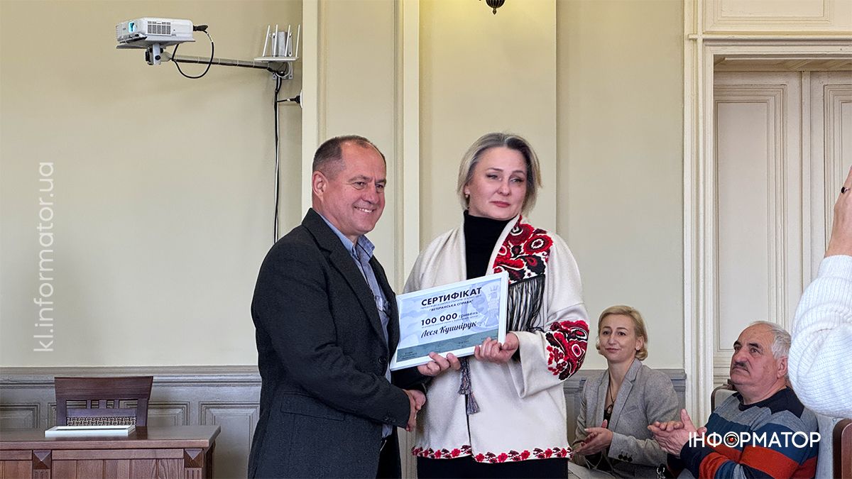 По 100 тисяч гривень на бізнес: у Коломиї вручили сертифікати переможцям кращих стартапів 4