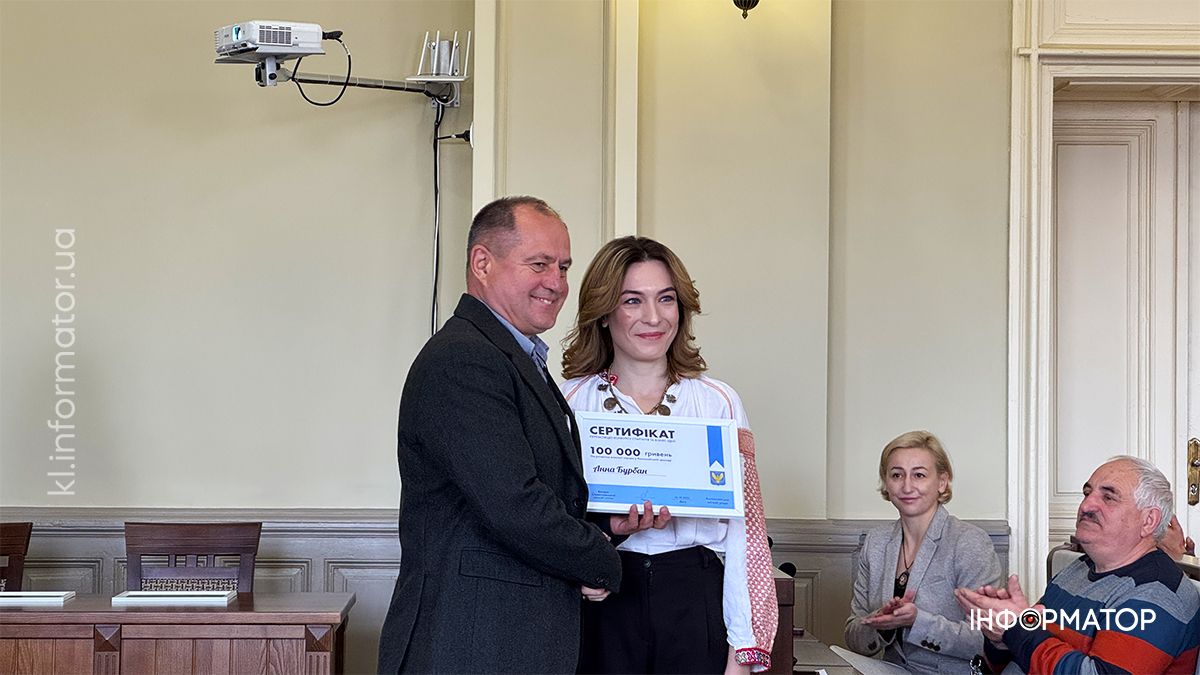 По 100 тисяч гривень на бізнес: у Коломиї вручили сертифікати переможцям кращих стартапів 5