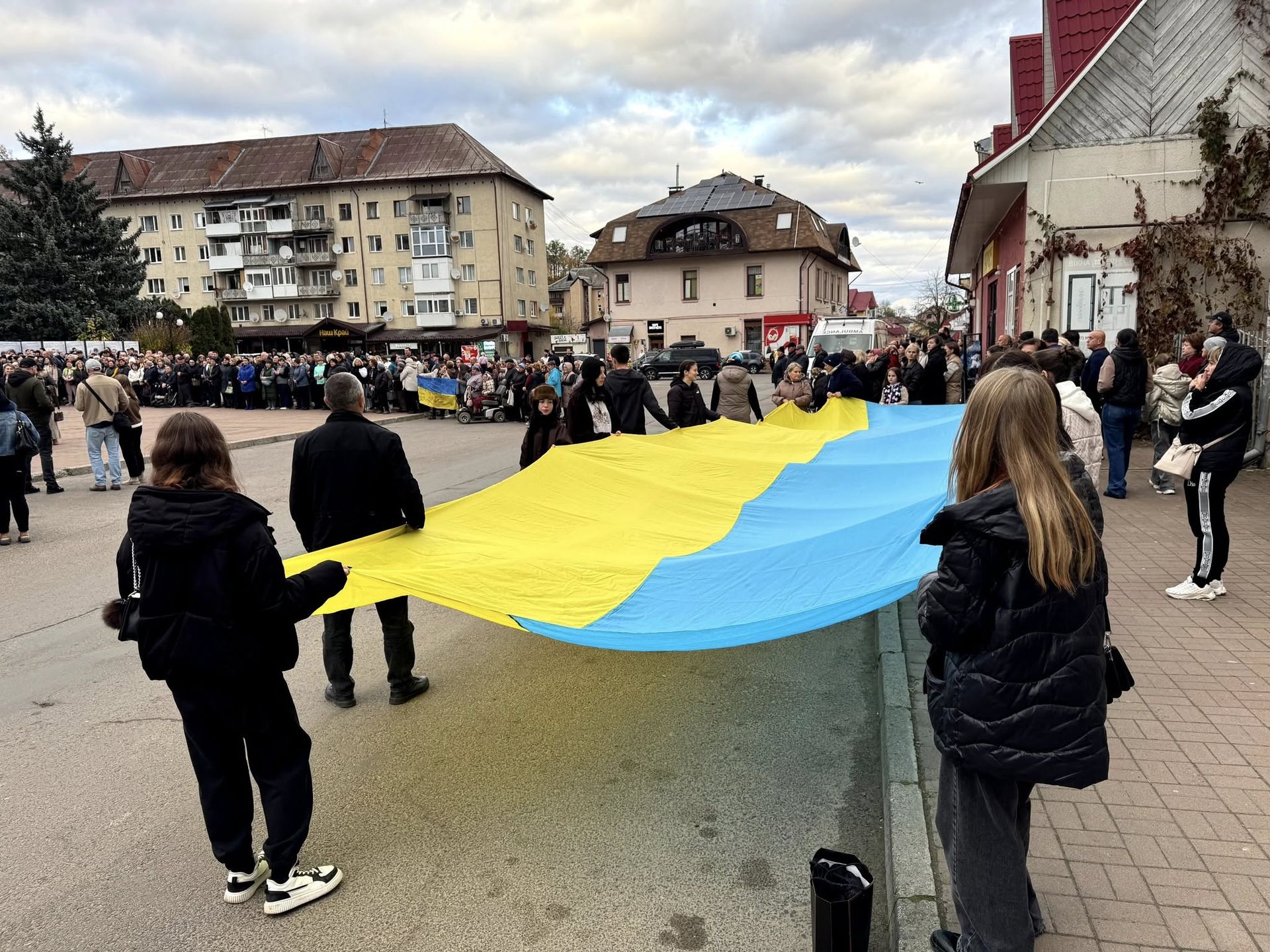 У Косові провели панахиду за полеглими Героями за участі Митрополита Епіфанія 8