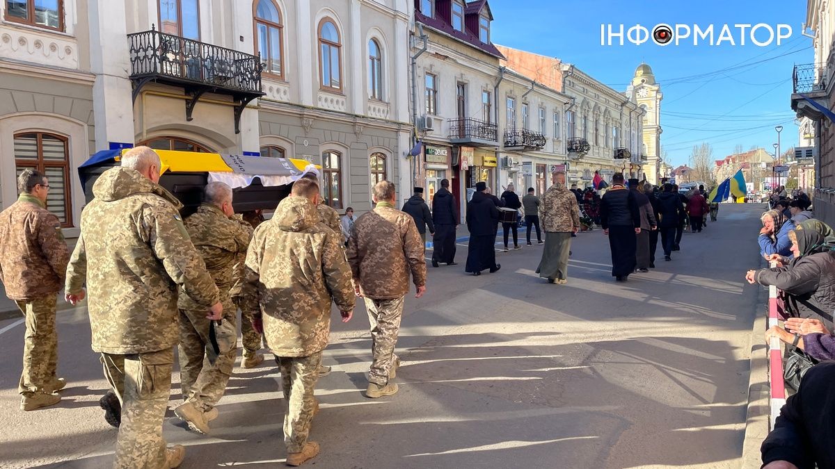 У Коломиї попрощалися із загиблим Героєм Володимиром Гринкевичем 9