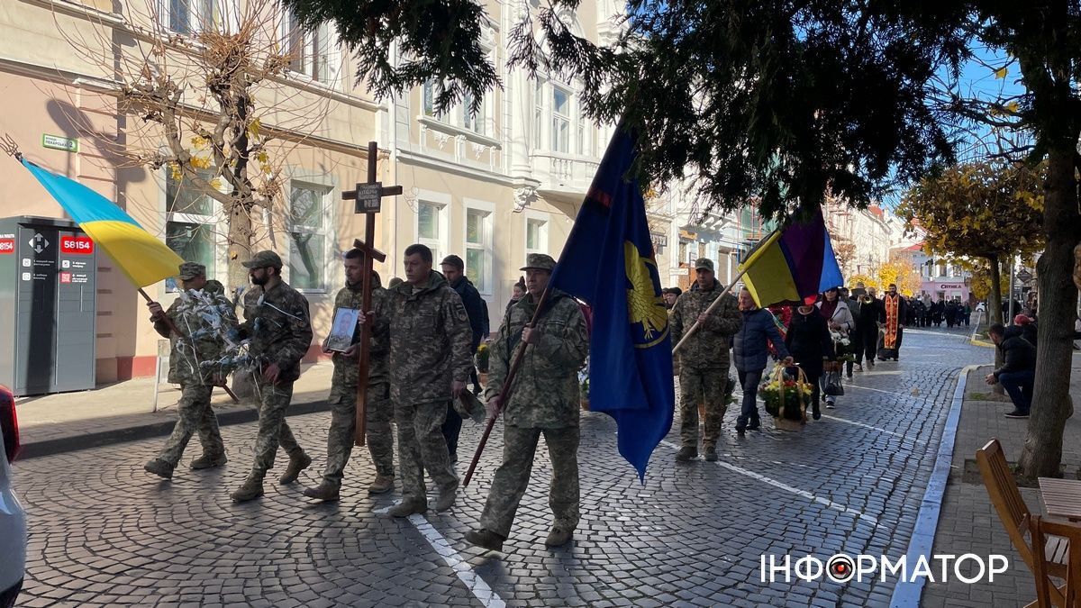 У Коломиї попрощалися із загиблим Героєм Володимиром Гринкевичем 6