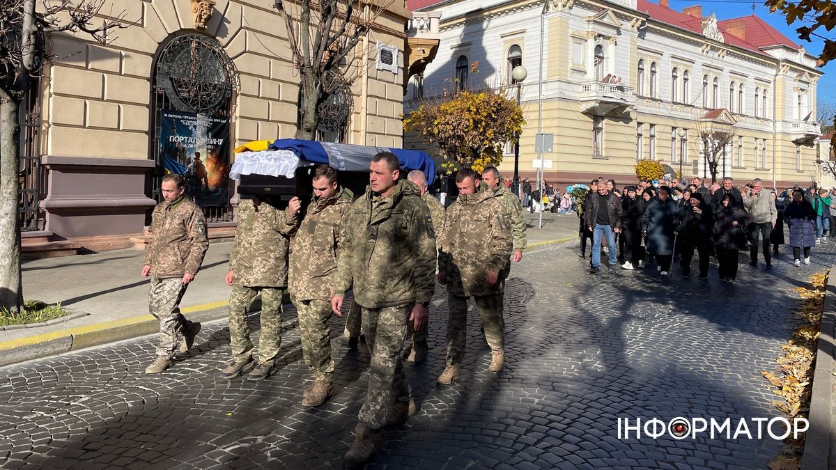 У Коломиї попрощалися із загиблим Героєм Володимиром Гринкевичем 4