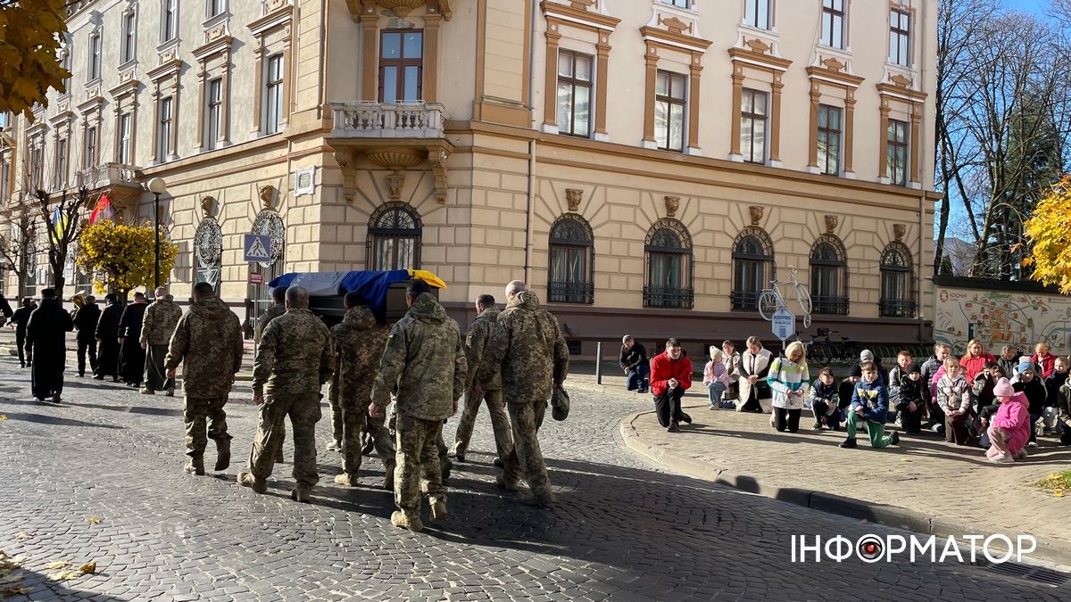 У Коломиї попрощалися із загиблим Героєм Володимиром Гринкевичем 3