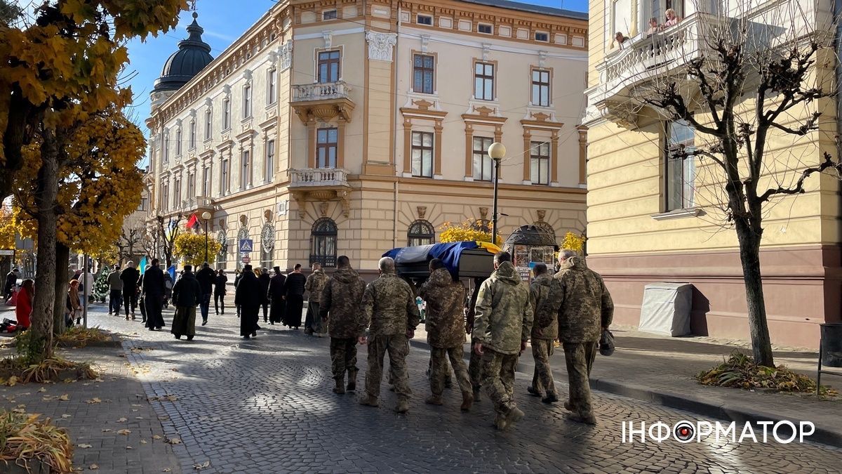 У Коломиї попрощалися із загиблим Героєм Володимиром Гринкевичем 2