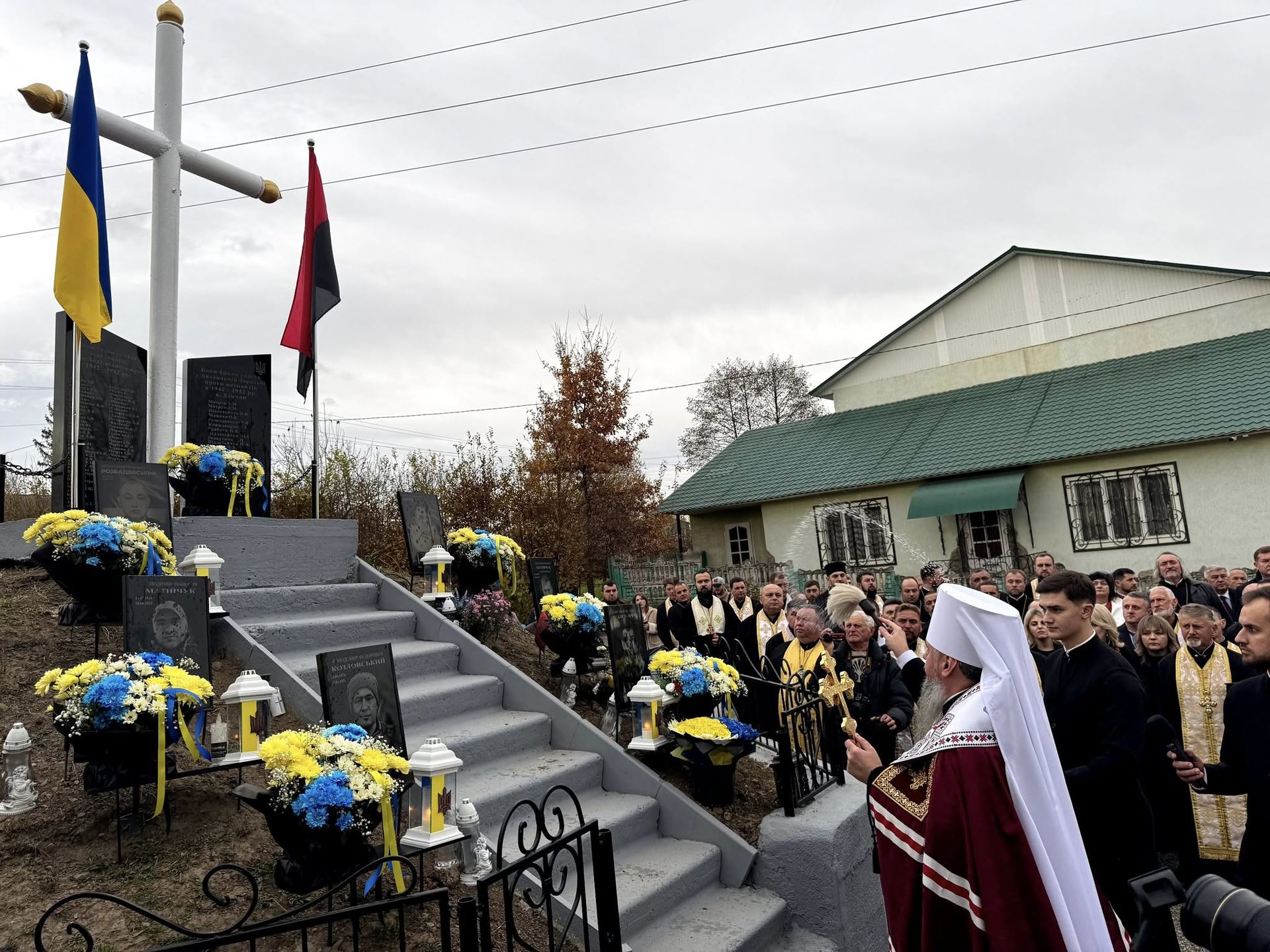 На Косівщині відкрили пам’ятник Святійшому Патріарху Володимиру Романюку 8