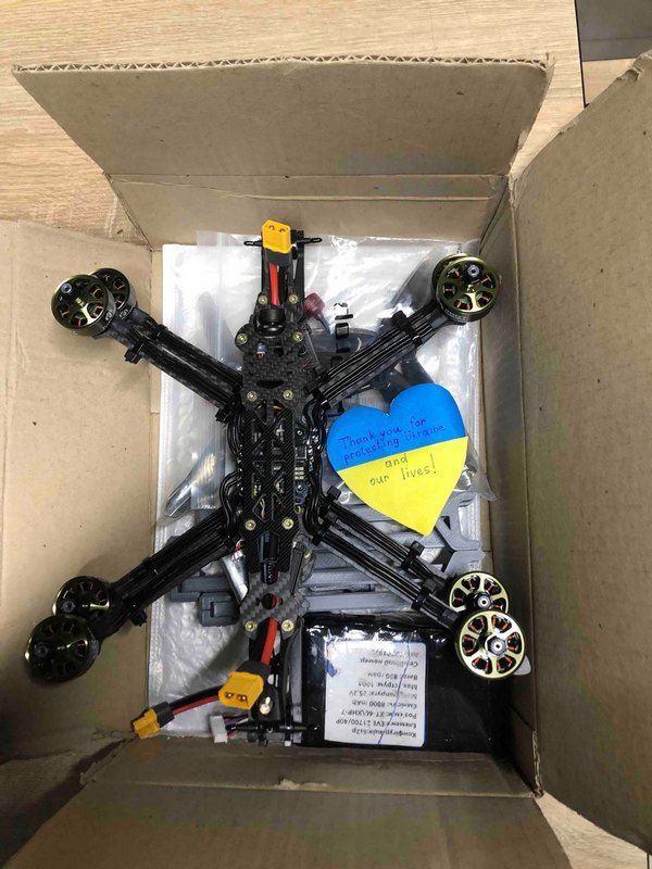 У селі на Коломийщині зібрали яблука й купили два дрони на фронт 1